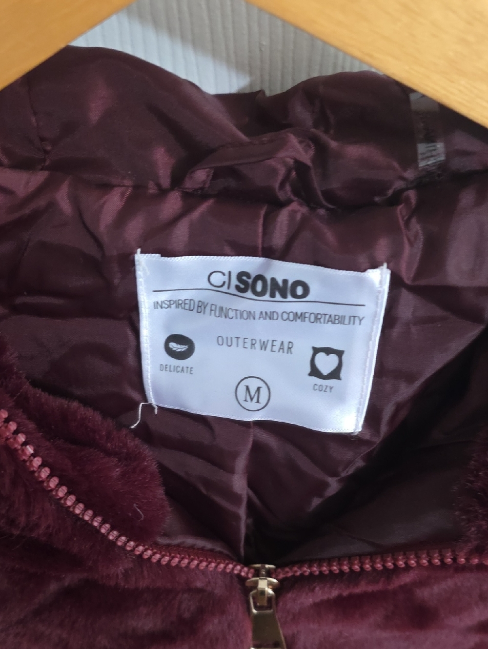 NWOT Ci Sono Size M Faux Fur Jacket With Hood - Picture 2 of 4